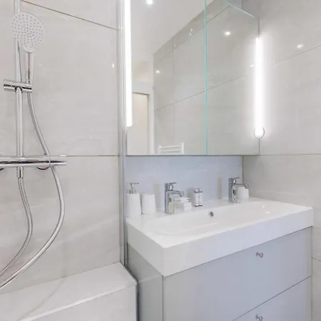 Comfortable Flat - 1br-4p - Place De Clichy Apartment